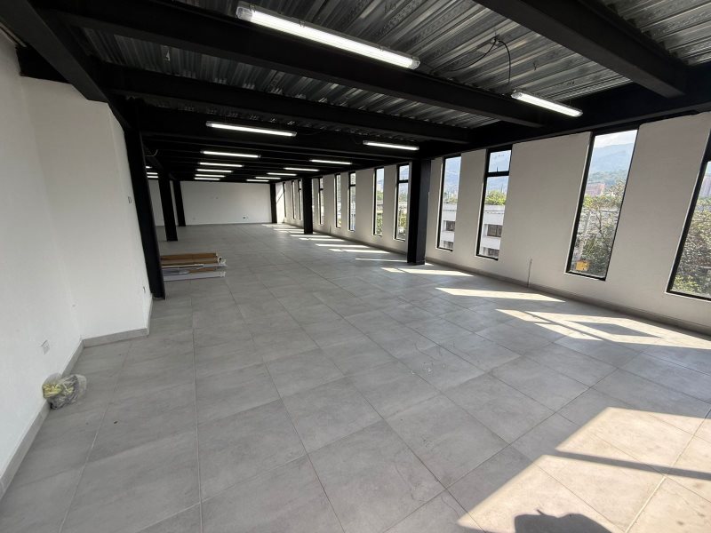 Bodega disponible para Arriendo en Medellin Belen Foto numero 1