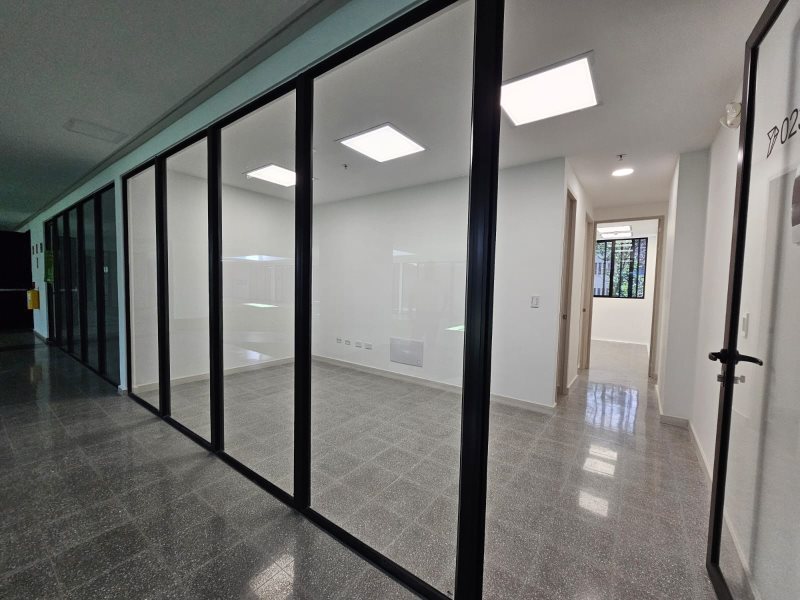 Oficina-Consultorio disponible para Arriendo en Medellin Laureles Foto numero 1
