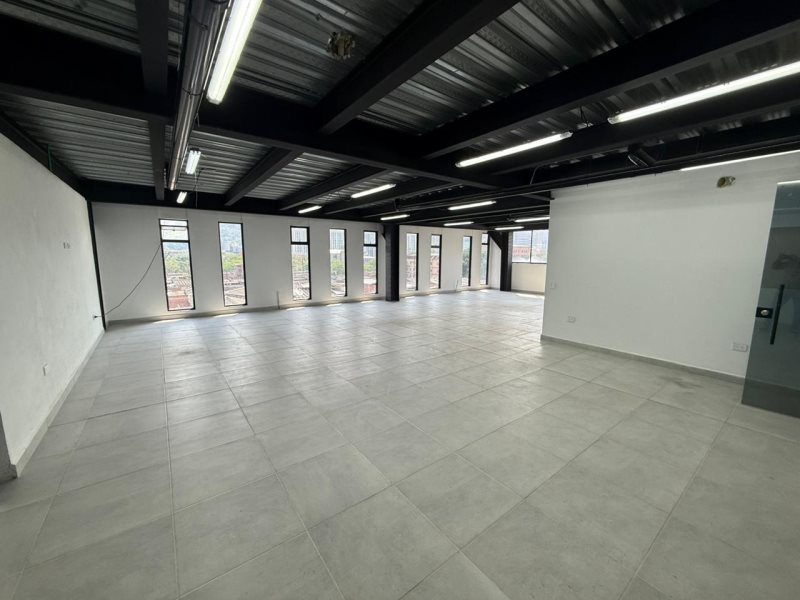 Bodega disponible para Arriendo en Medellin Belen Foto numero 1