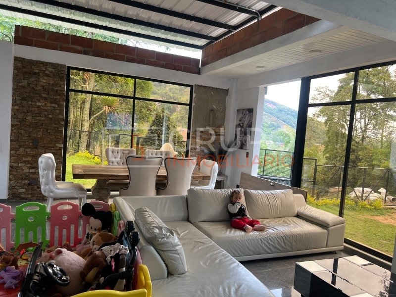 Casa-Finca disponible para Venta en Medellin Belen Foto numero 1
