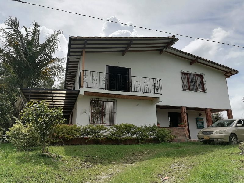 Casa-Finca disponible para Arriendo en Guarne Vereda Hojas Anchas Foto numero 1