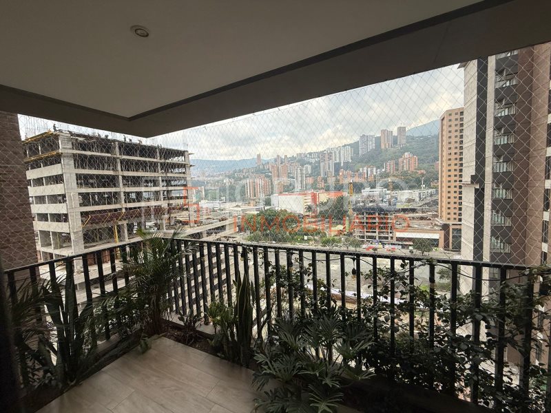 Apto-Loft disponible para Arriendo en Medellin Ciudad Del Rio Foto numero 1