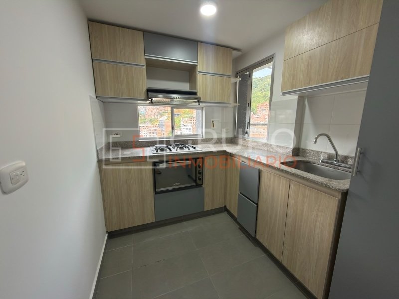 Apartamento disponible para Arriendo en Medellin La Loma De Los Bernal Foto numero 1