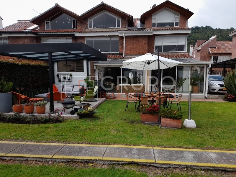 Casa-Finca disponible para Venta en Bogota, D.C. Bogota Foto numero 1